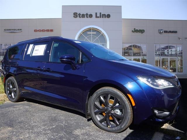 New 2020 Chrysler Pacifica Limited Passenger Van In Kansas City